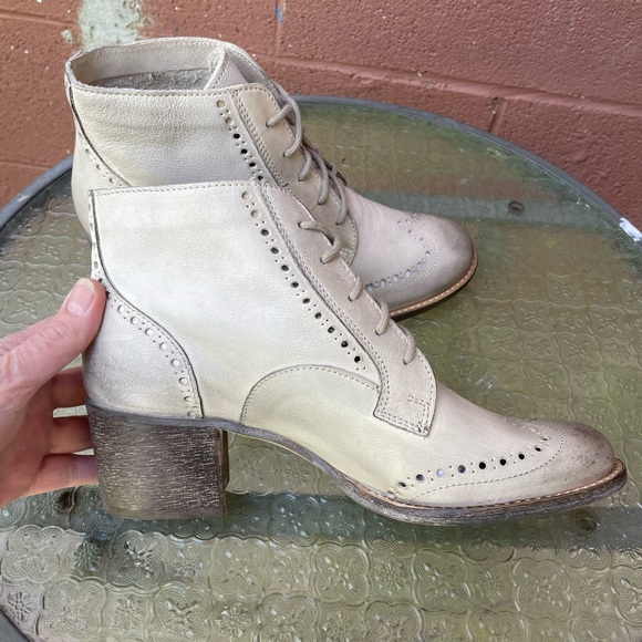 New Donald J Pliner DMSX Prep WD White Wash Distressed Lace Up Booties size 8 - Picture 7 of 15